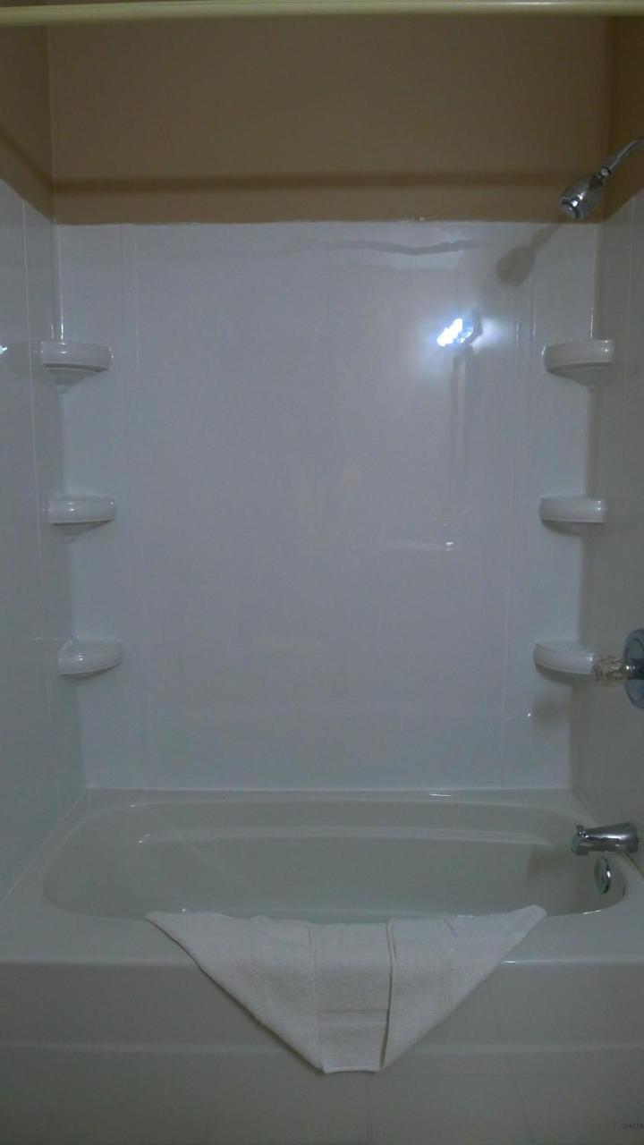 Relax Inn Watertown 워터타운 외부 사진