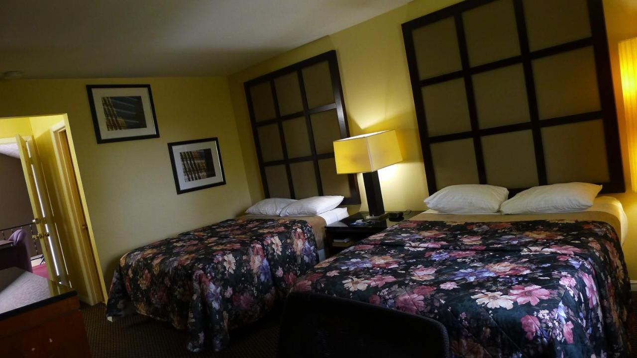 Relax Inn Watertown 워터타운 외부 사진