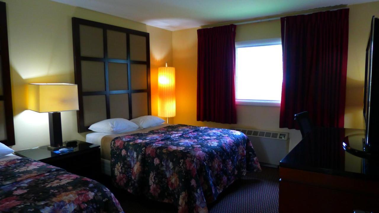Relax Inn Watertown 워터타운 외부 사진